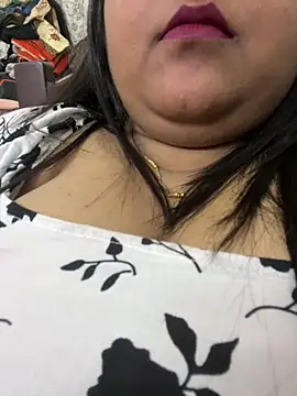 Snapshot of smile_pretty chatting on 02.27.25 smile pretty online show from 02.27.25