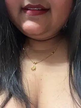 Snapshot of smile_pretty chatting on 03.20.25 smile pretty online show from 03.20.25