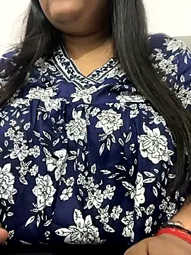 Snapshot of smile_pretty chatting on 09.15.25 smile pretty online show from 09.15.25