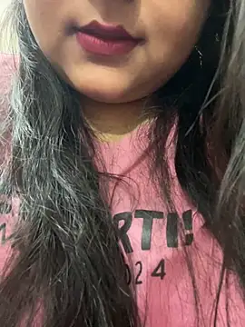 Snapshot of smile_pretty chatting on 11.19.25 smile pretty online show from 11.19.25