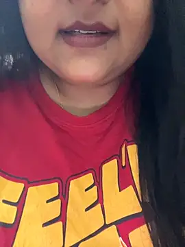 Snapshot of smile_pretty chatting on 11.20.25 smile pretty online show from 11.20.25