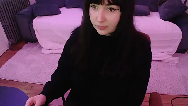 Snapshot of Lynylou chatting on 12.05.24 Lynylou online show from 12.05.24