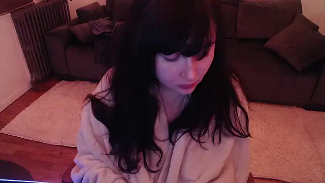 Snapshot of Lynylou chatting on 01.14.25 Lynylou online show from 01.14.25