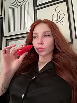 JudyWalkerr online show from 02.20.25