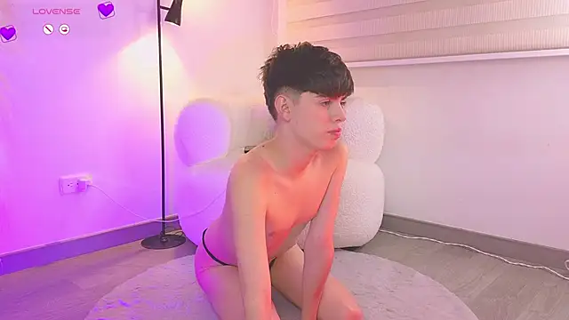 Snapshot of sebbyrose chatting on 12.13.24 sebbyrose online show from 12.13.24