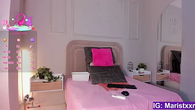 Maristxxr online show from 11.13.25