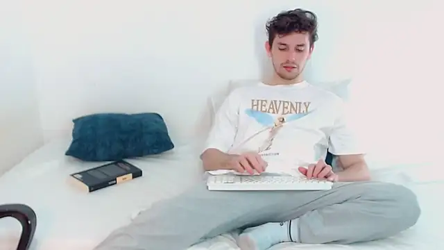 Elio555 online show from 12.13.24