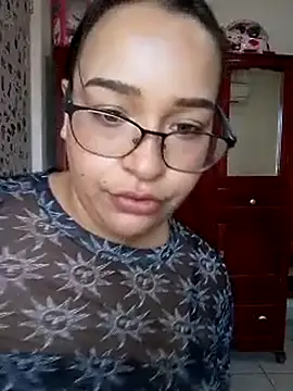 Angiee2001 online show from 03.18.25