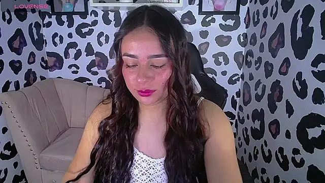 Snapshot of Georgina_1t chatting on 02.11.25 Georgina 1t online show from 02.11.25