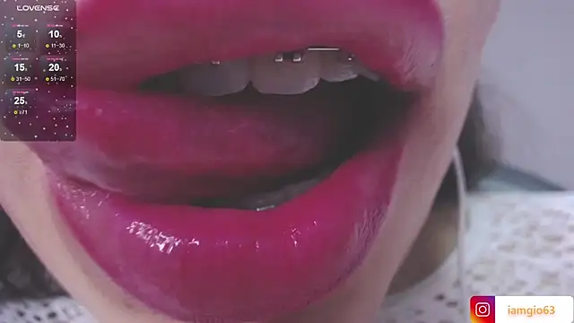 Snapshot of Georgina_1t chatting on 02.24.25 Georgina 1t online show from 02.24.25