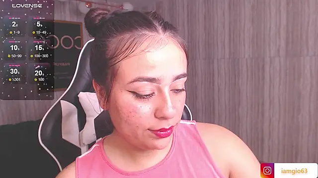 Snapshot of Georgina_1t chatting on 03.03.25 Georgina 1t online show from 03.03.25