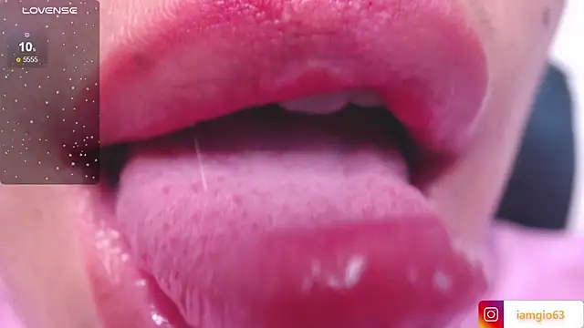 Snapshot of Georgina_1t chatting on 03.03.25 Georgina 1t online show from 03.03.25