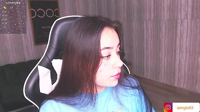 Snapshot of Georgina_1t chatting on 03.04.25 Georgina 1t online show from 03.04.25