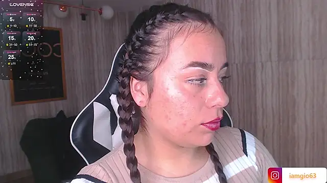 Snapshot of Georgina_1t chatting on 03.08.25 Georgina 1t online show from 03.08.25