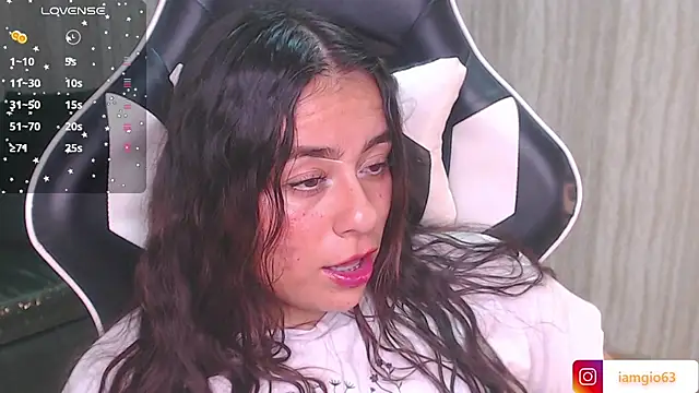 Snapshot of Georgina_1t chatting on 03.12.25 Georgina 1t online show from 03.12.25