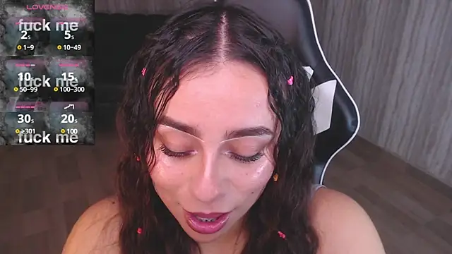 Snapshot of Georgina_1t chatting on 03.18.25 Georgina 1t online show from 03.18.25