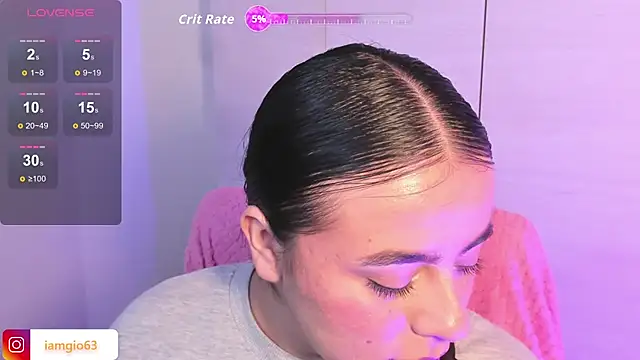 Snapshot of Georgina_1t chatting on 09.25.25 Georgina 1t online show from 09.25.25