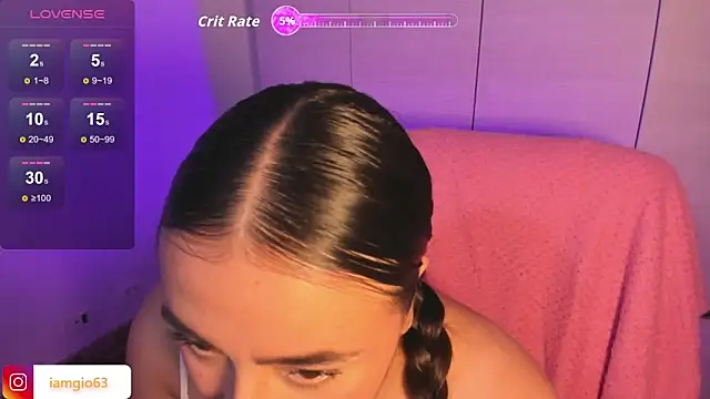 Snapshot of Georgina_1t chatting on 10.02.25 Georgina 1t online show from 10.02.25