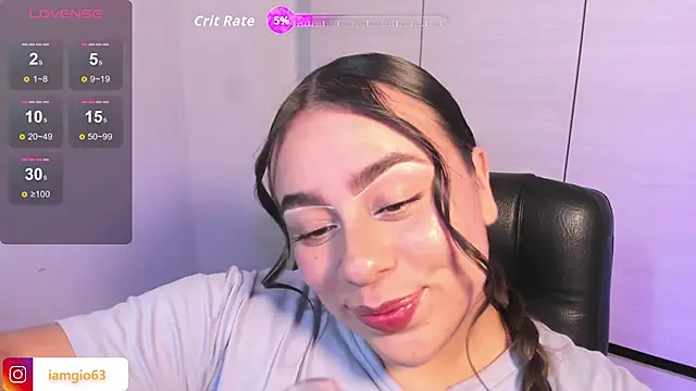 Snapshot of Georgina_1t chatting on 10.11.25 Georgina 1t online show from 10.11.25