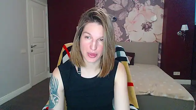 Snapshot of EmilyWalkeri chatting on 03.05.25 EmilyWalkeri online show from 03.05.25