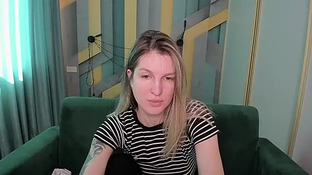 EmilyWalkeri online show from 03.18.26