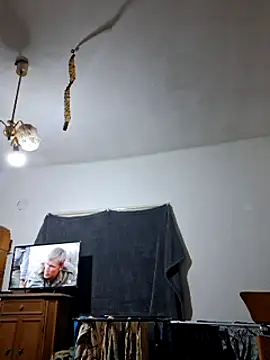 Snapshot of Rejtelmesest chatting on 02.11.25 Rejtelmesest online show from 02.11.25