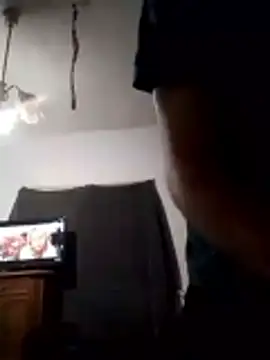 Snapshot of Rejtelmesest chatting on 10.21.25 Rejtelmesest online show from 10.21.25