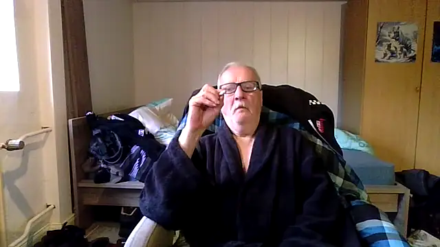 Snapshot of Sammy1660 chatting on 10.03.25 Sammy1660 online show from 10.03.25