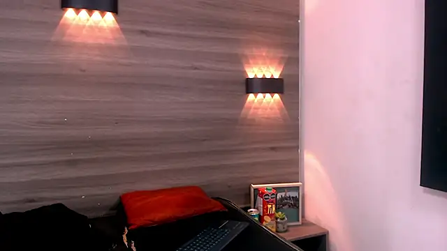 Levis Montes online show from 12.19.24