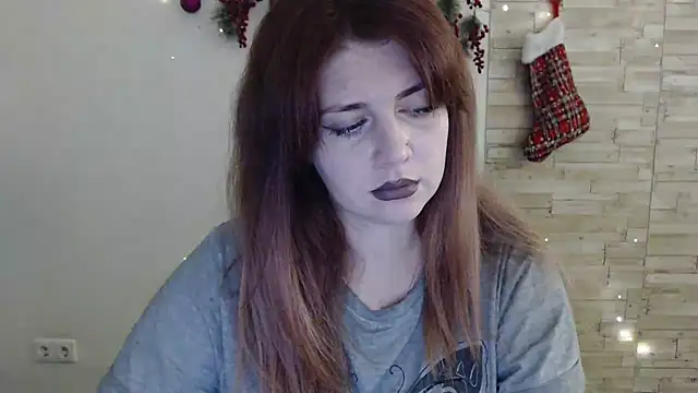 Snapshot of Lizzy_Love chatting on 12.05.24 Lizzy Love online show from 12.05.24