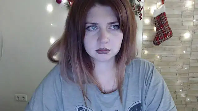 Snapshot of Lizzy_Love chatting on 12.05.24 Lizzy Love online show from 12.05.24