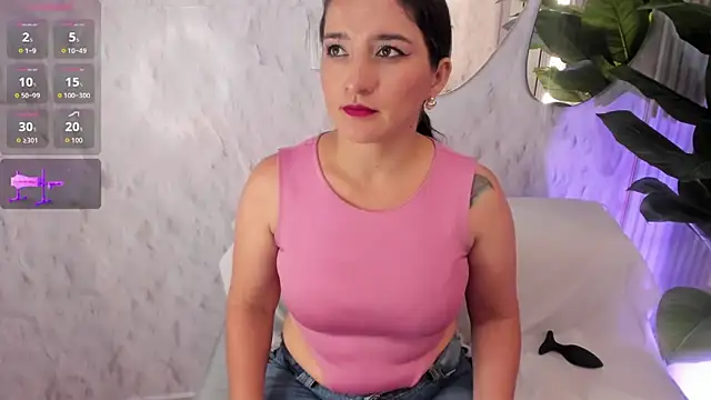 Emelyross  online show from 10.17.25