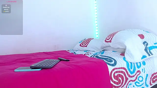 Emelyross  online show from 02.27.26