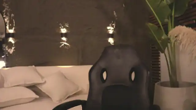 Snapshot of Logan_Varela chatting on 02.21.25 Logan Varela online show from 02.21.25