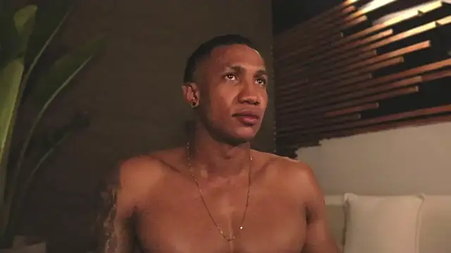 Snapshot of Logan_Varela chatting on 02.23.25 Logan Varela online show from 02.23.25