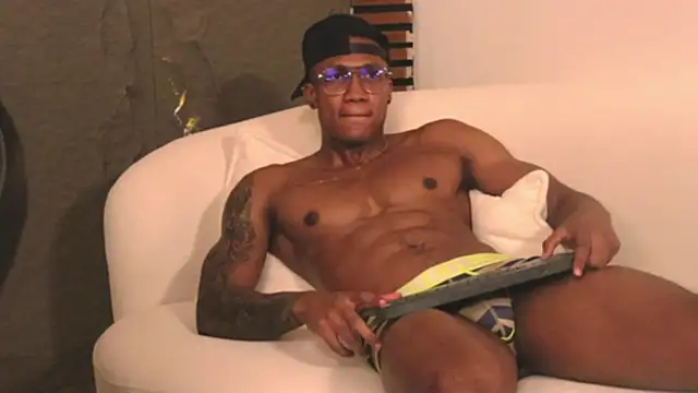 Snapshot of Logan_Varela chatting on 02.28.25 Logan Varela online show from 02.28.25