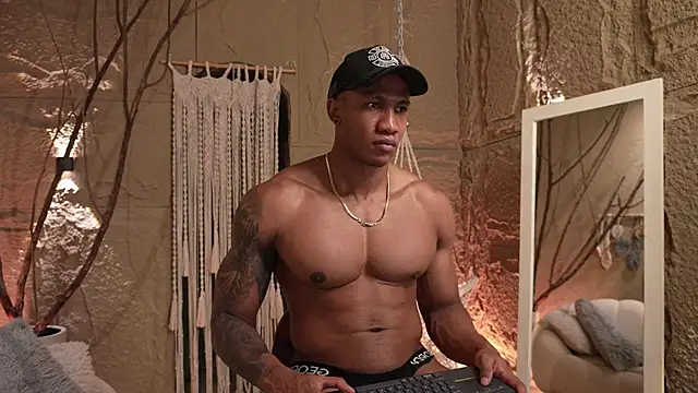 Snapshot of Logan_Varela chatting on 09.24.25 Logan Varela online show from 09.24.25