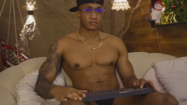 Logan Varela online show from 12.15.25