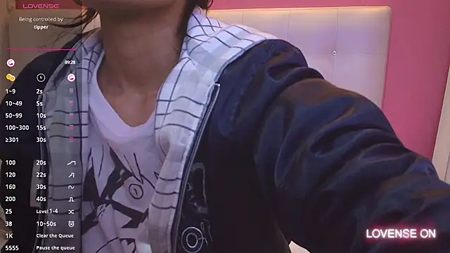 yourcuteneighbourr online show from 02.08.25