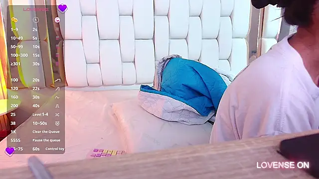 yourcuteneighbourr online show from 03.07.25