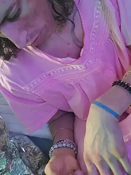 gurlnips online show from 01.13.26