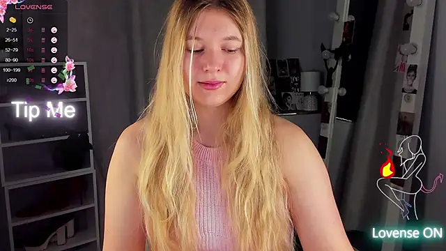 Rebecca Kelly online show from 09.27.25