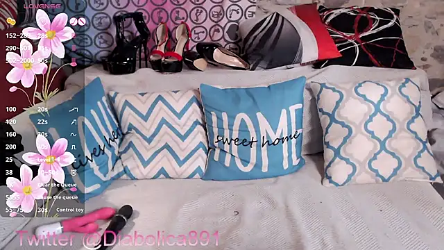 sara love89 online show from 02.17.25