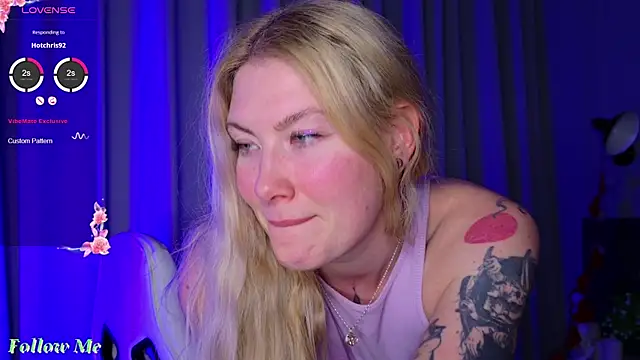 Snapshot of Liv_Fay chatting on 02.06.25 Liv Fay online show from 02.06.25