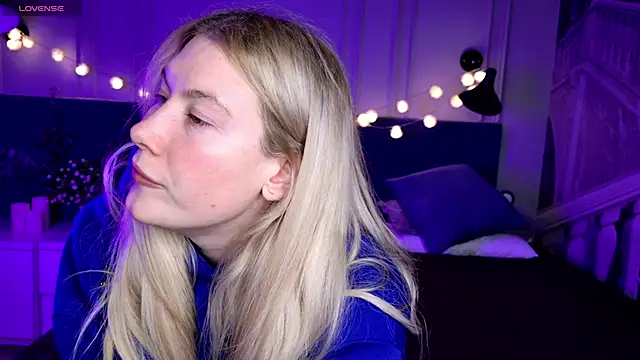 Snapshot of Liv_Fay chatting on 03.02.25 Liv Fay online show from 03.02.25