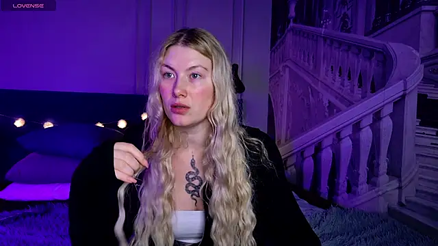 Snapshot of Liv_Fay chatting on 03.06.25 Liv Fay online show from 03.06.25