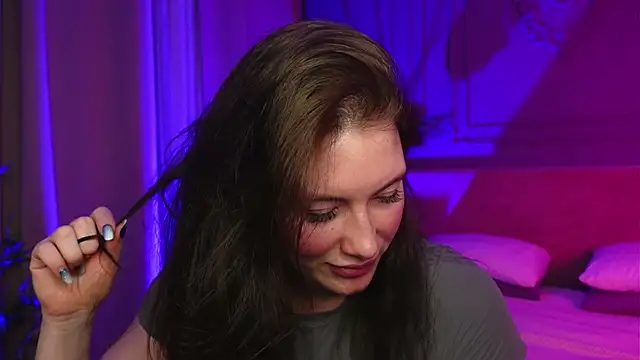 Snapshot of Liv_Fay chatting on 11.21.25 Liv Fay online show from 11.21.25