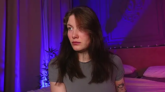 Liv Fay online show from 12.20.25