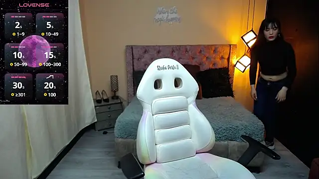 Snapshot of sailor_moon07 chatting on 02.05.25 sailor moon07 online show from 02.05.25