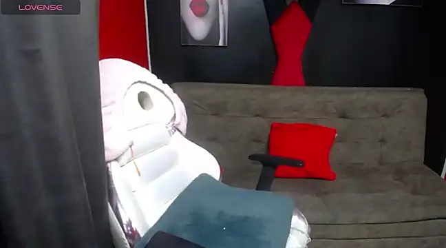 Snapshot of sailor_moon07 chatting on 02.14.25 sailor moon07 online show from 02.14.25